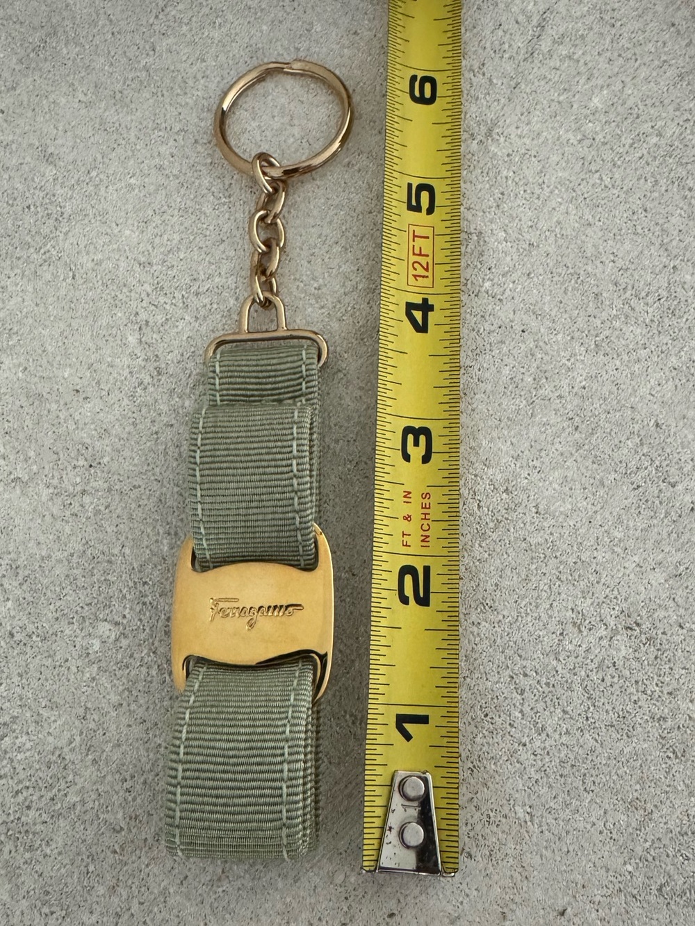 SALVATORE FERRAGAMO Vara Bow Grosgrain Keychain Olive Green Gold Tone + Box - Picture 8 of 8